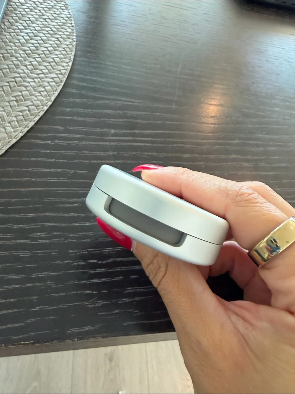 Oura ring 5, size 6, charging case